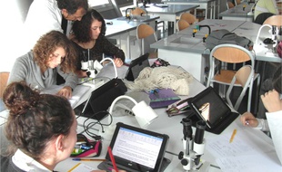 Le lycée innovant de Poitiers est le premier a avoir adopté le tout numérique.